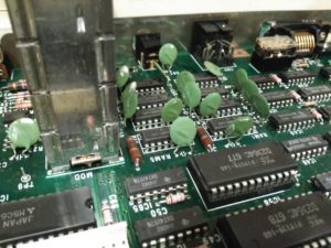 Detalle de integrados de memoria NEC UPD 416C
